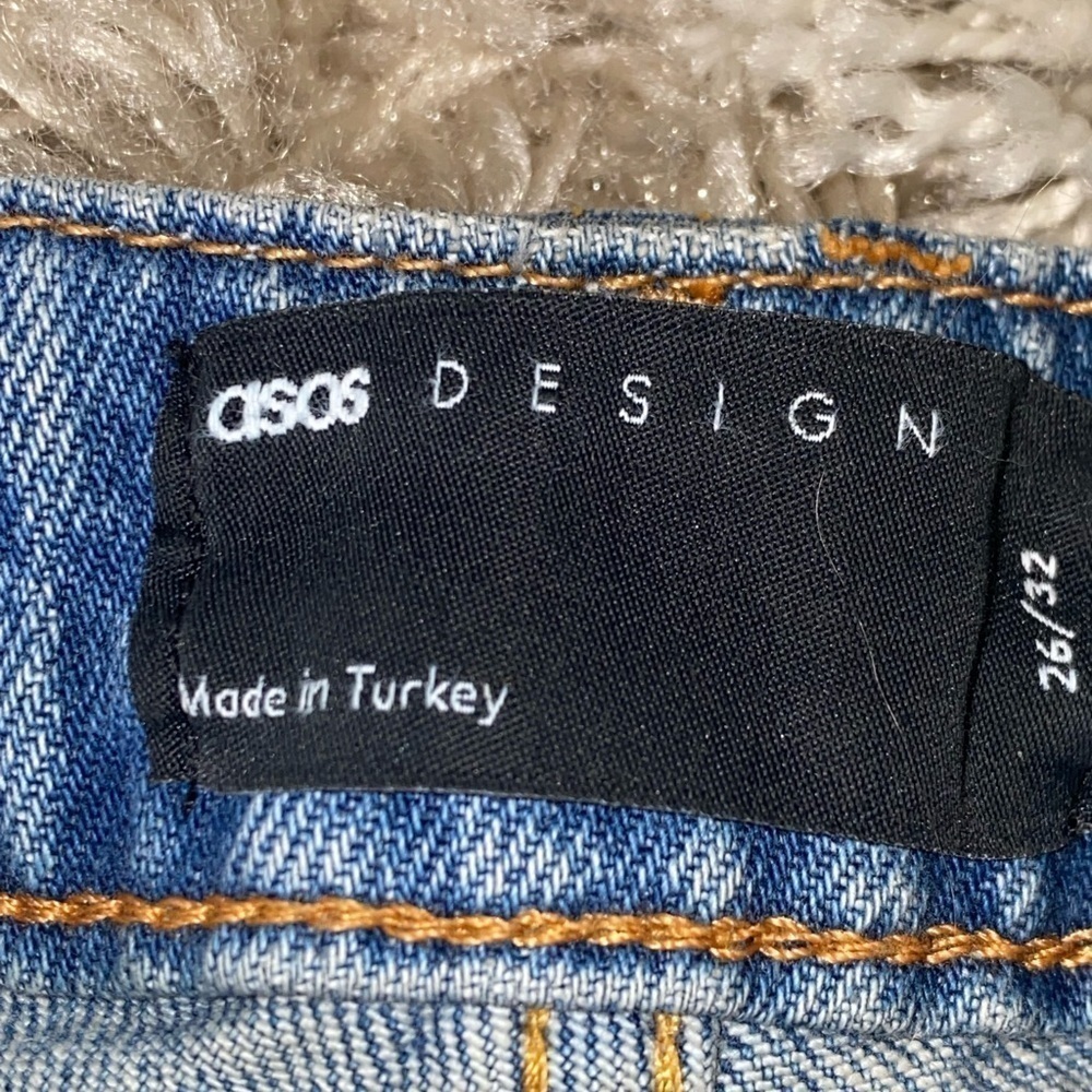 ASOS Design 90’s Raw Hem High Rise Mom Straight Leg Denim Jean Women Size 26/32 - Picture 3 of 5